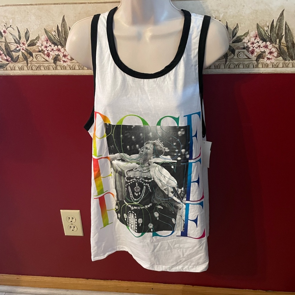 POSE Graphic T-Shirt